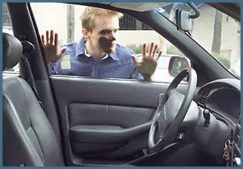 Safe Key Shop Fort Worth, TX 817-357-4971 - 19-locked-keys-in-car